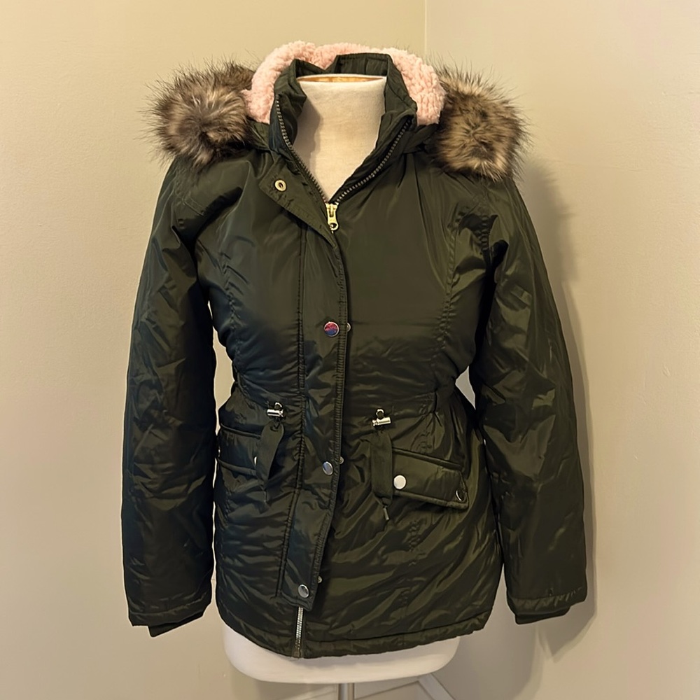 Members mark Ultimate girls Parka Jacket 14/16 olive green with baby pink lining